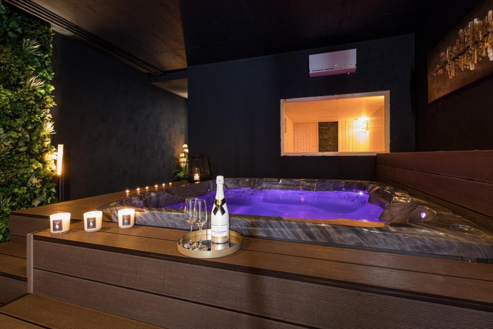 Luxury Taboo Villa & Spa In Medulin For 8 People With Heated Pool- Wellness & Sea View エクステリア 写真